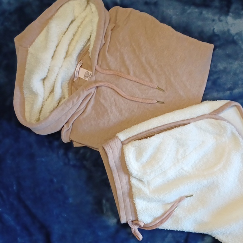 Victoria's Secret Hoodie + Shorts Set Modal Fleece Mauve + Cream NWOT Size S